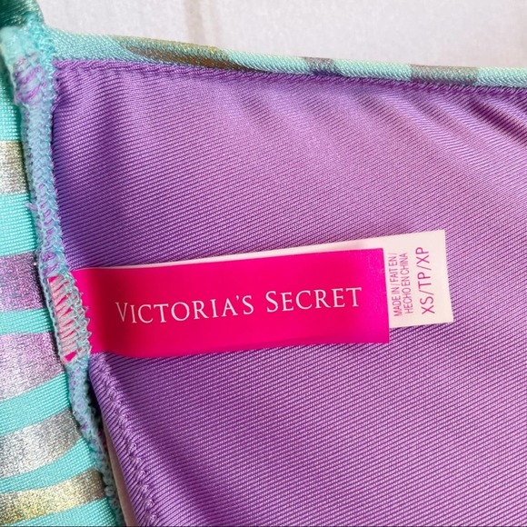 ❌SOLD❌Victoria’s Secret Push Up Bikini Top Green Purple Iridescent Print Size XS - Picture 8 of 10